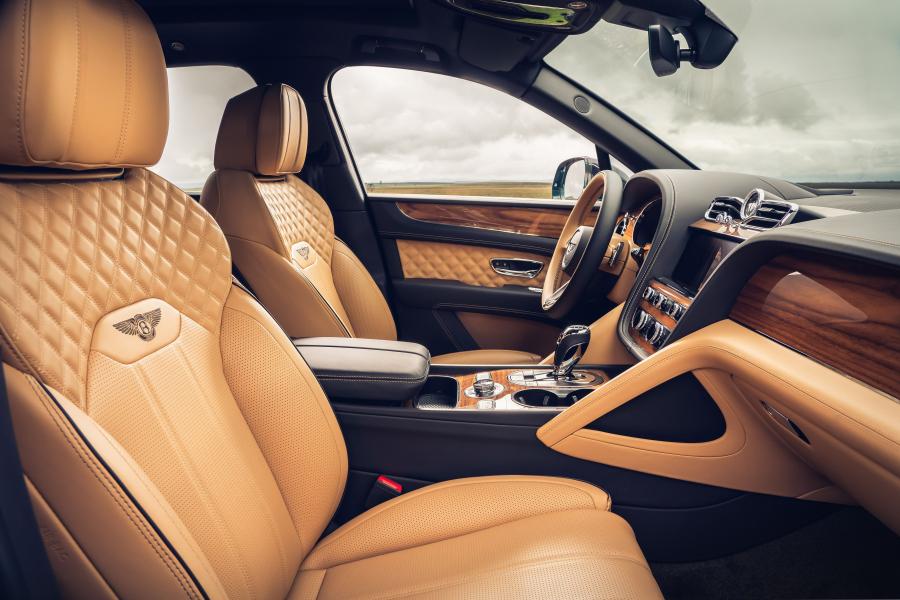 Интерьер Bentley Bentayga V8 Four Seat Comfort 2020 года  (WW) (фото 3 из 7)